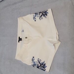 H&M White Shorts w Blue Embroidery Sz 8